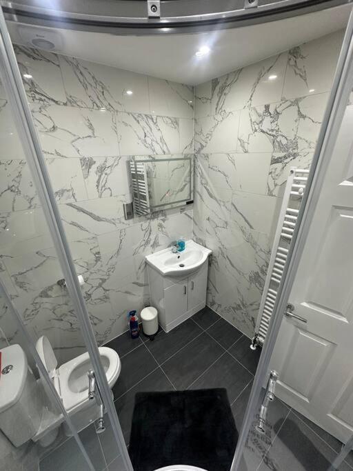 2 Bedroom House,Brownhillrd Se6 London Bagian luar foto
