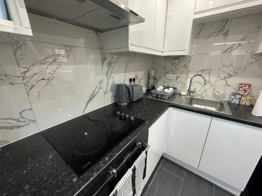 2 Bedroom House,Brownhillrd Se6 London Bagian luar foto